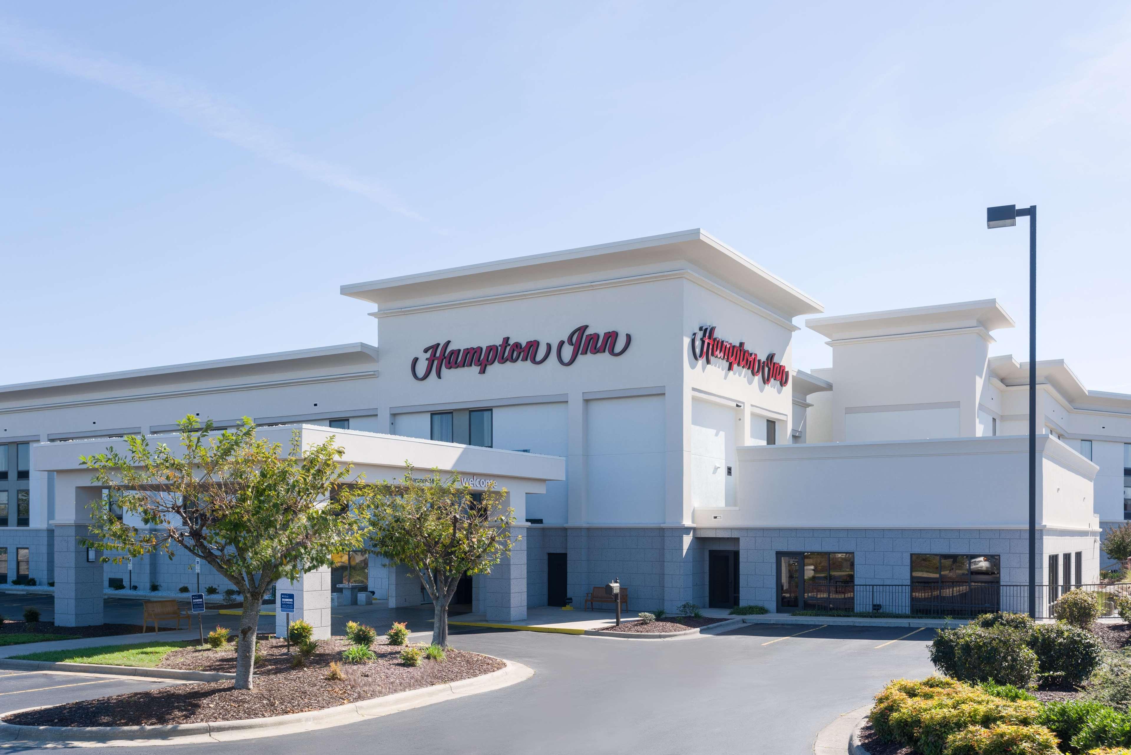 Hampton Inn Mount Airy Exterior photo